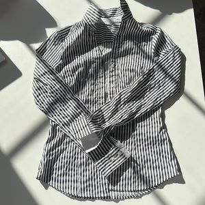 Woman’s black and white pattern jacket
